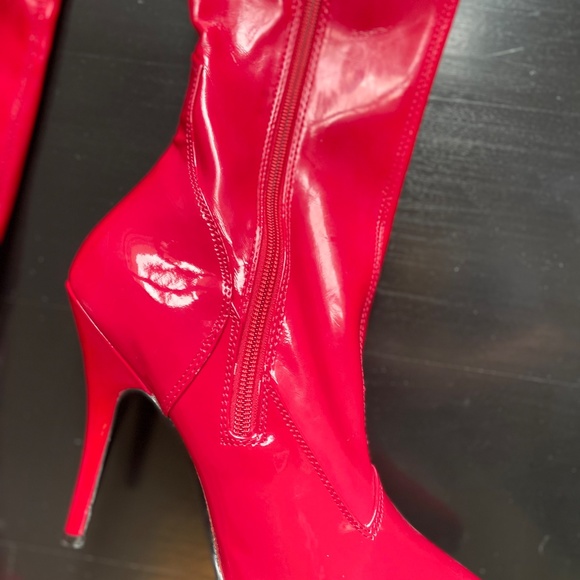 VIPER Boot Red with Black Thicc Thigh High - 8INCH – Hella  Stiletto Platform Heels, Red Thigh High Boots